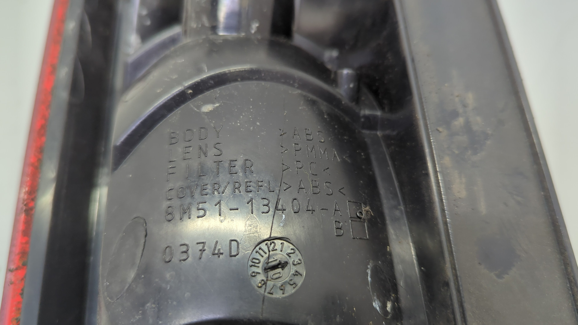 Фонарь задний правый