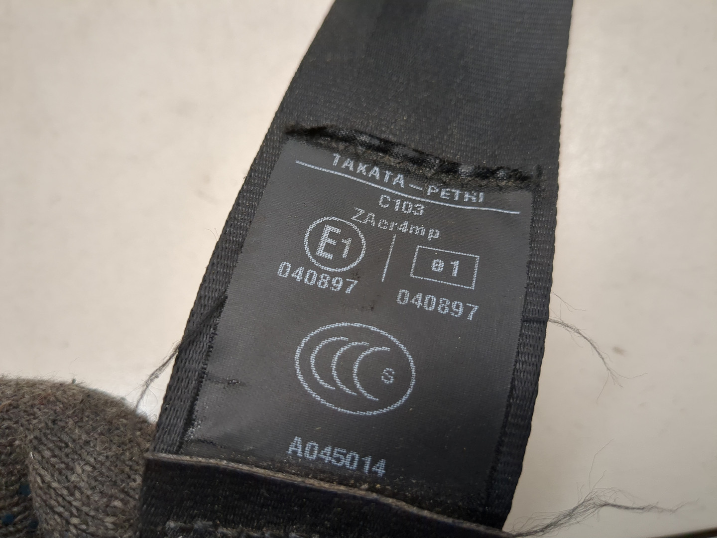 Ремень безопасности