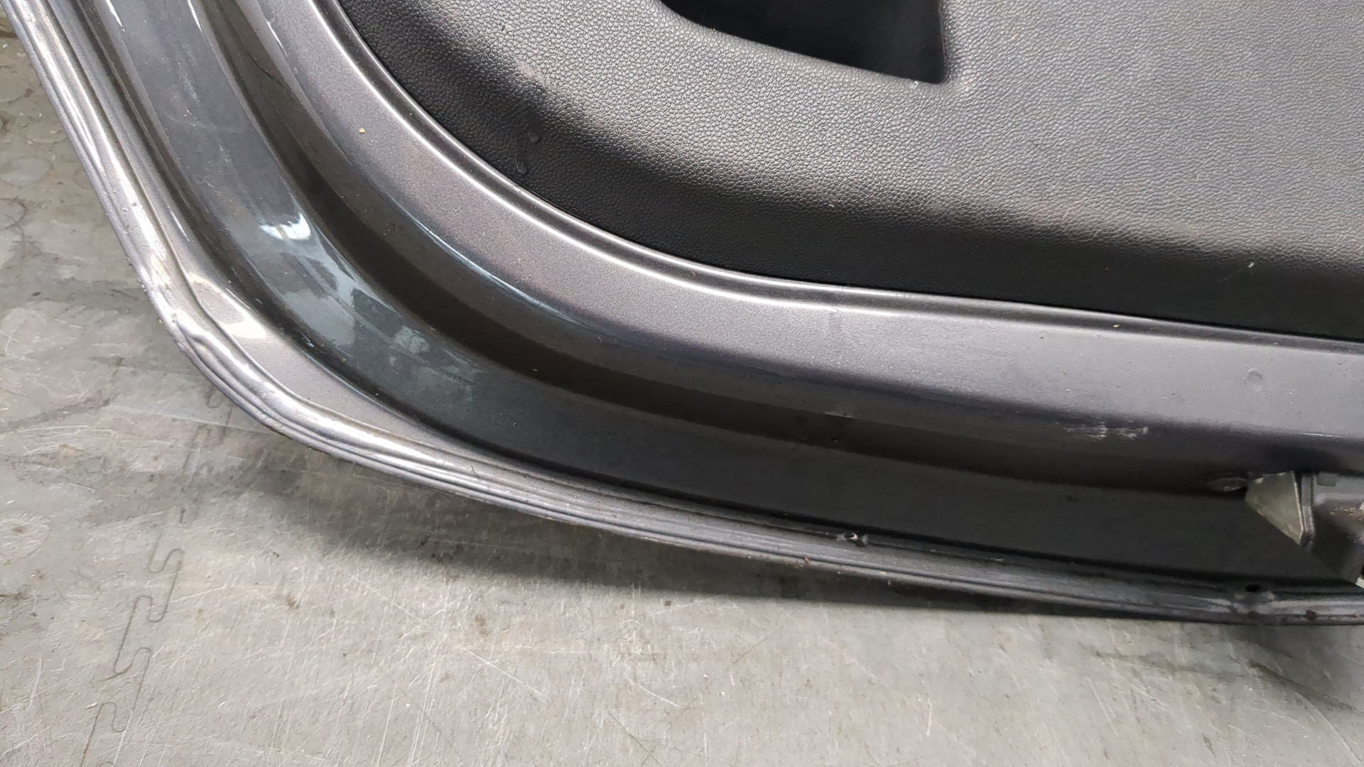 Дверь багажника