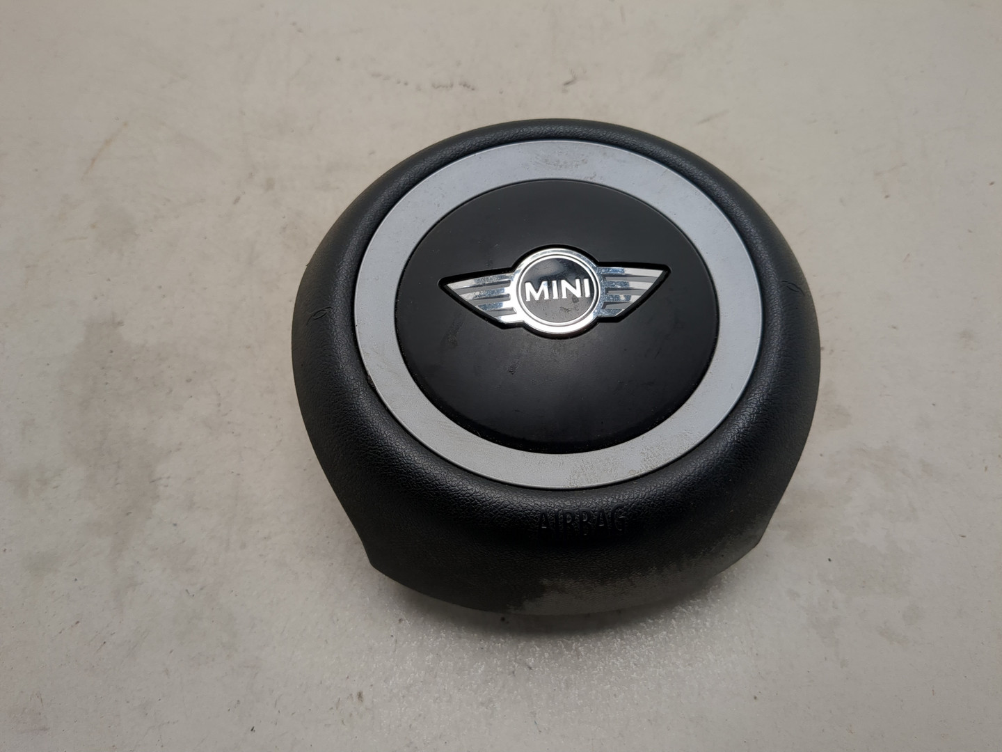 Подушка безопасности в рулевое колесо