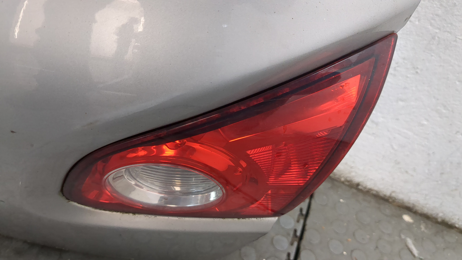 Дверь багажника