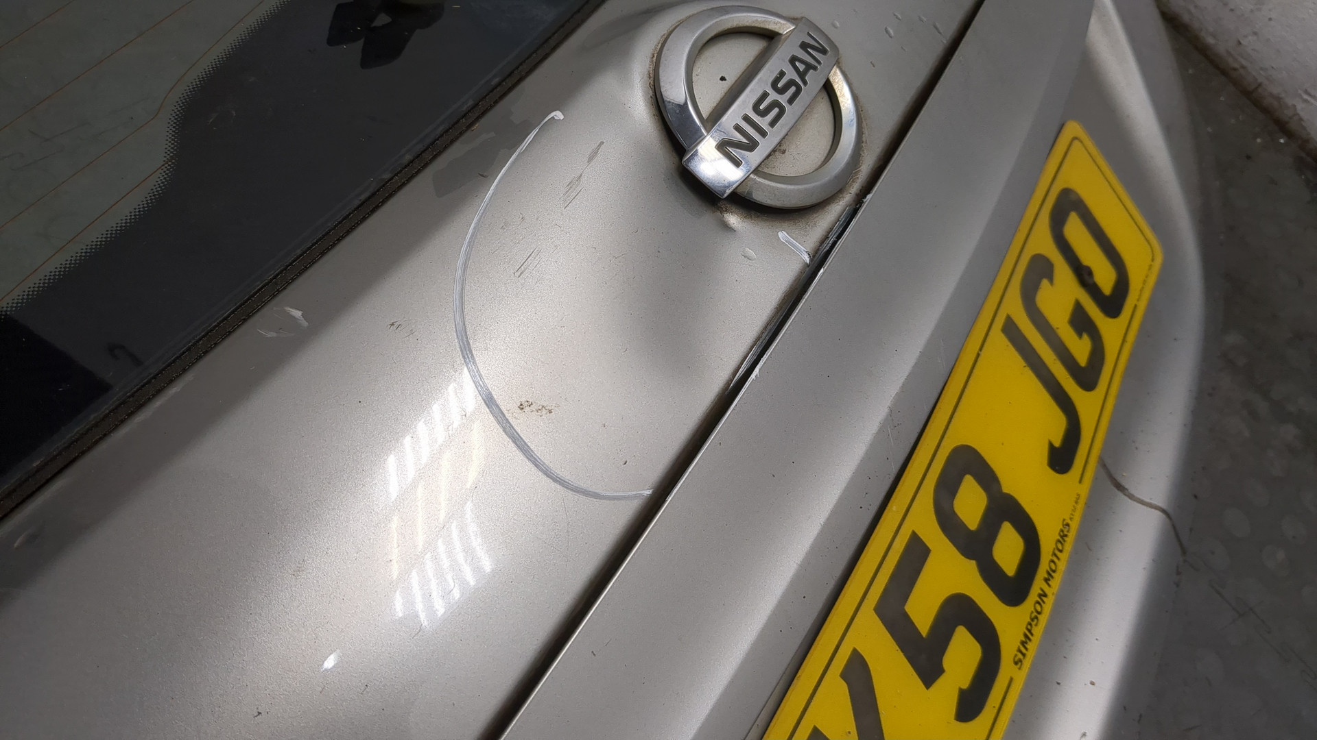 Дверь багажника