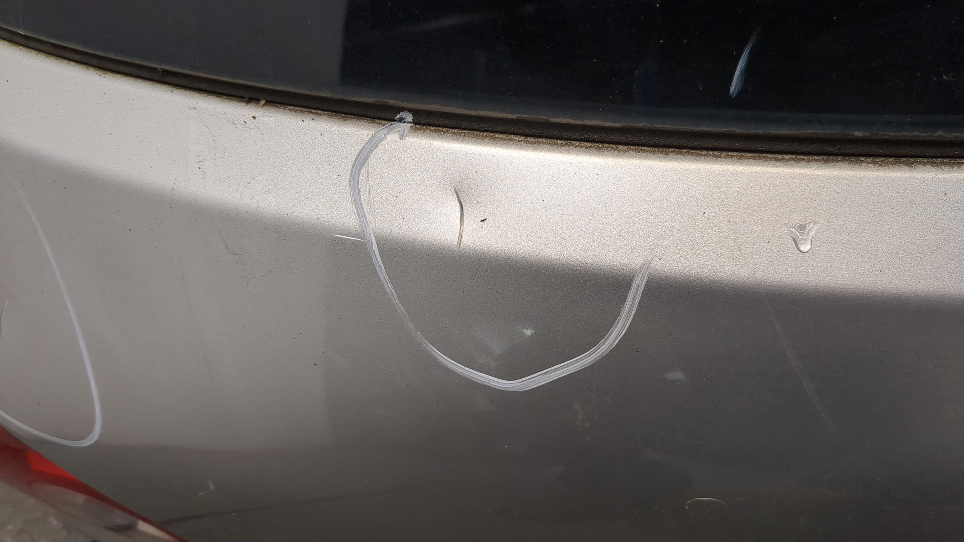 Дверь багажника