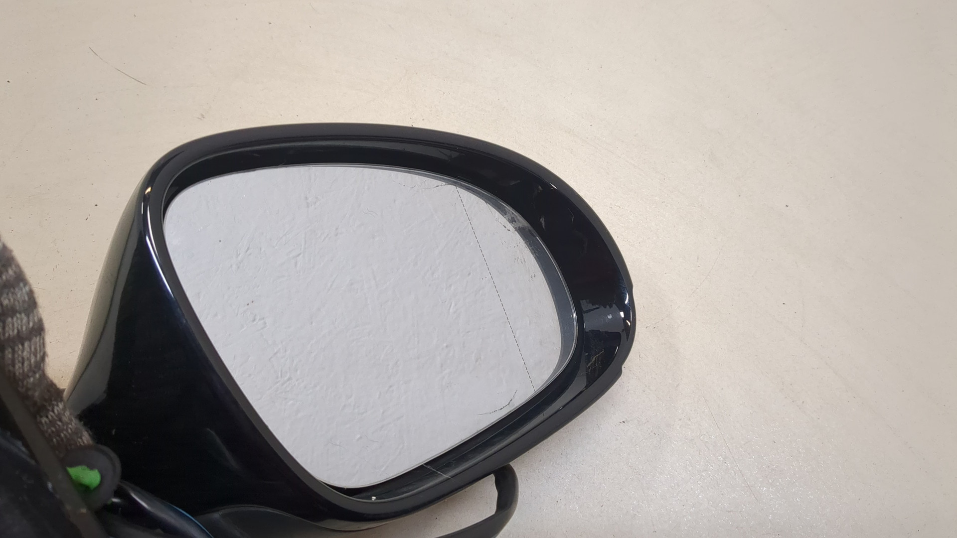 Зеркало правое электрическое