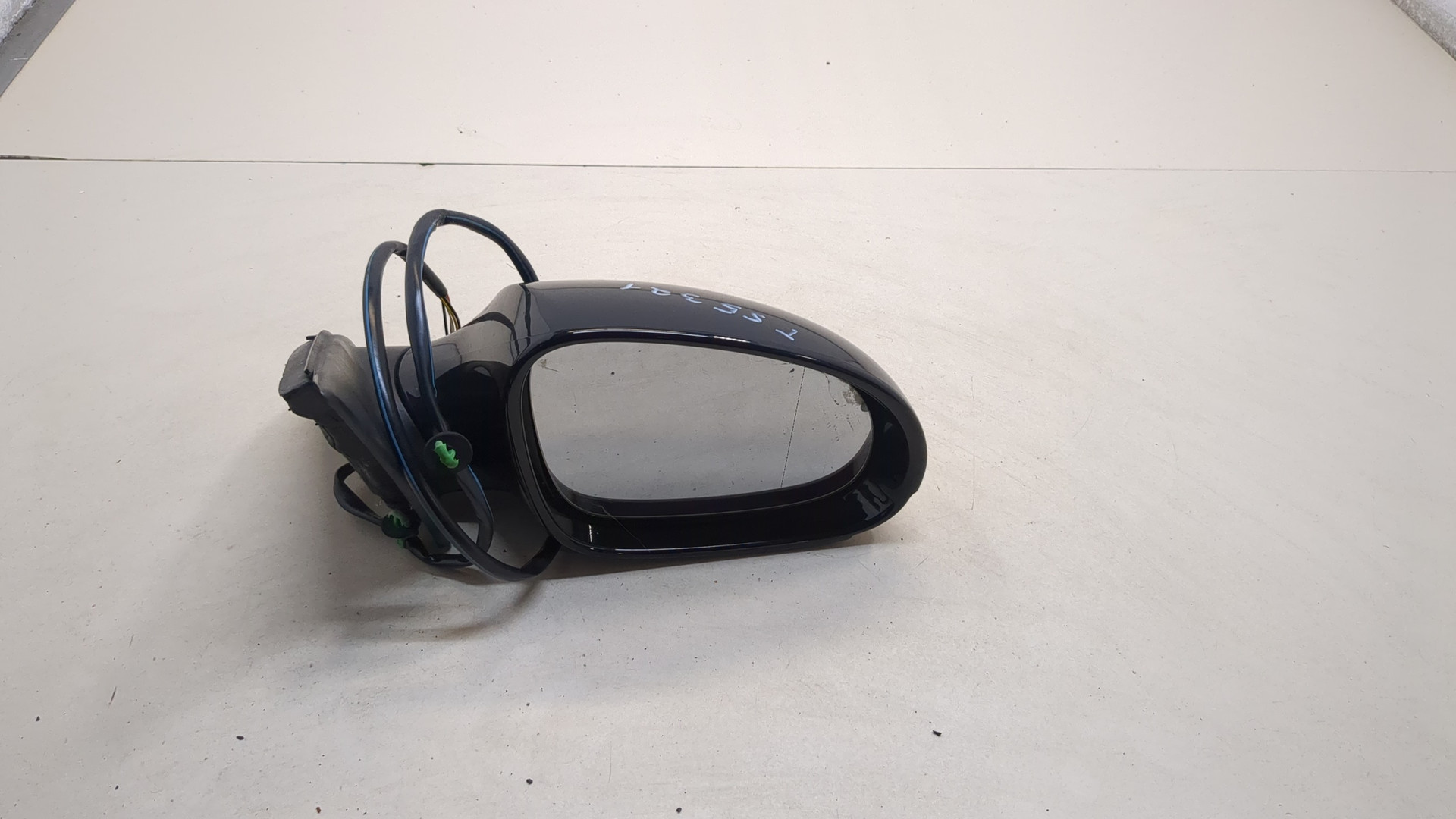 Зеркало правое электрическое