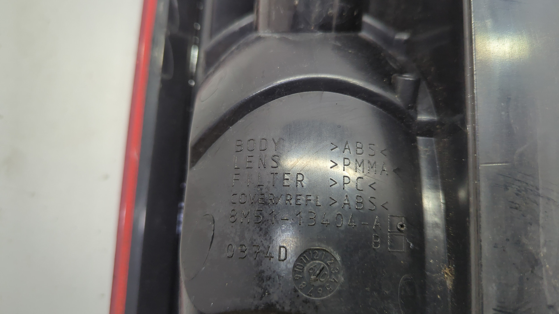 Фонарь задний правый