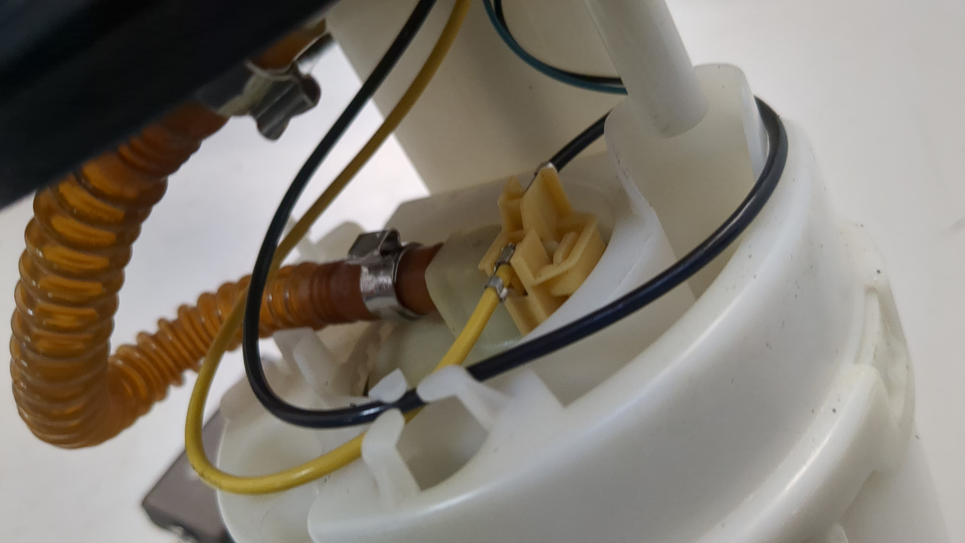 Насос топливный электрический