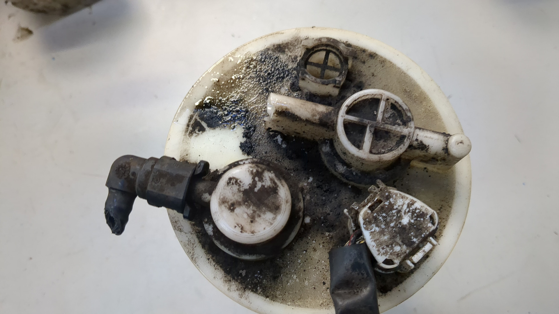 Насос топливный электрический