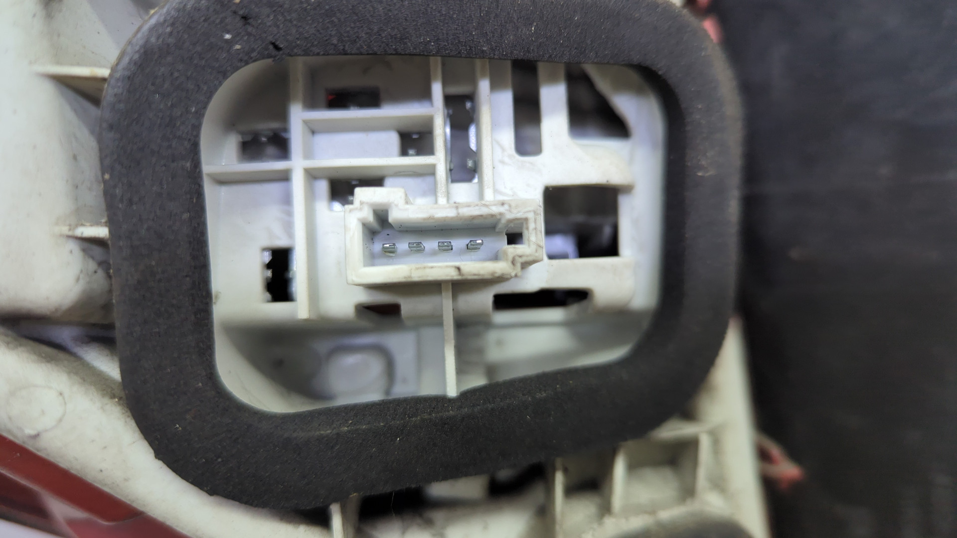 Фонарь задний правый