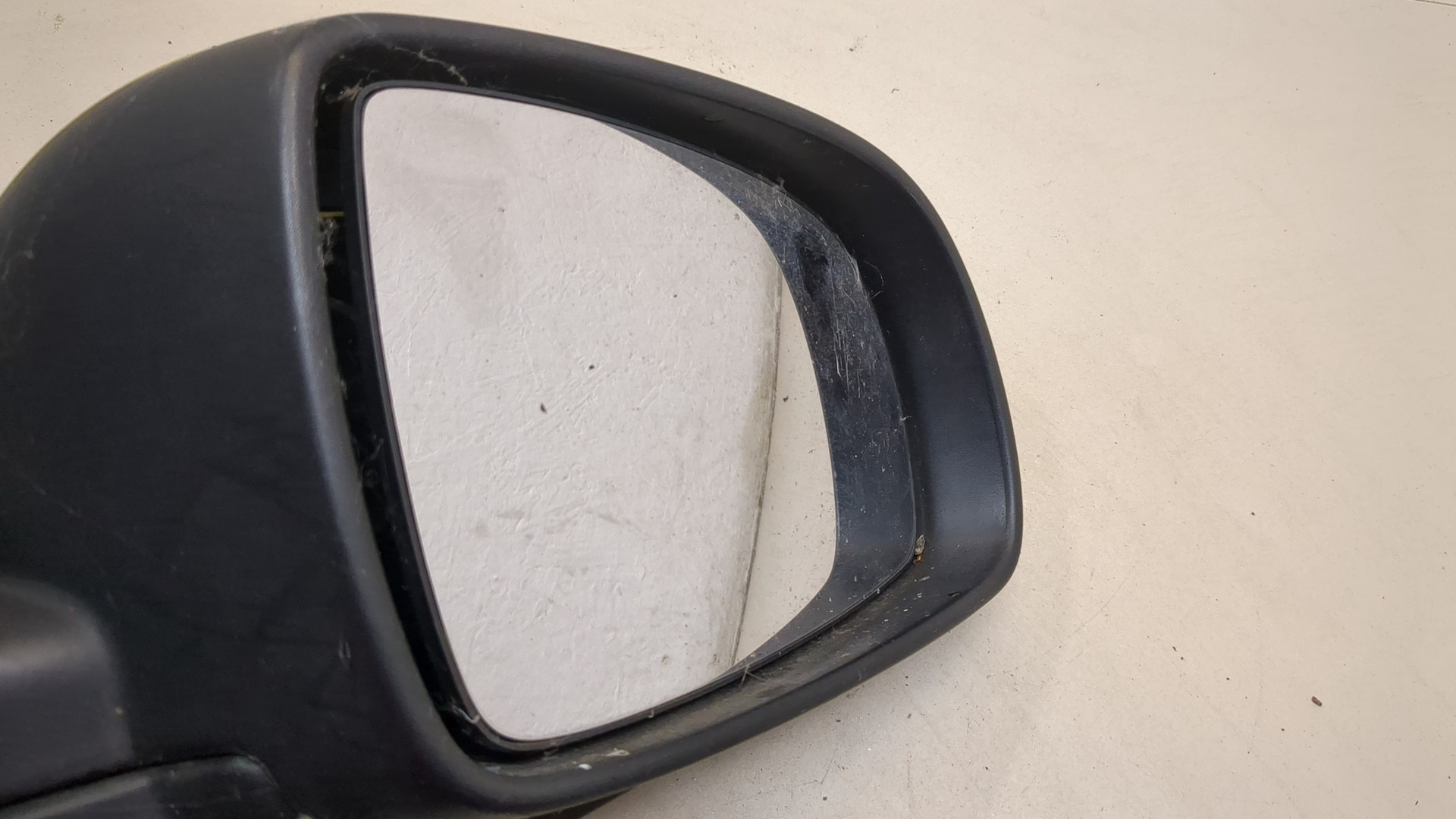 Зеркало правое электрическое