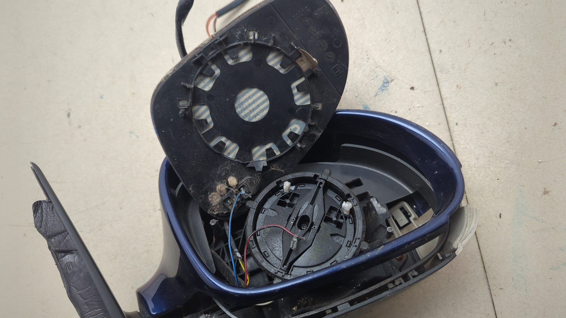 Зеркало правое электрическое