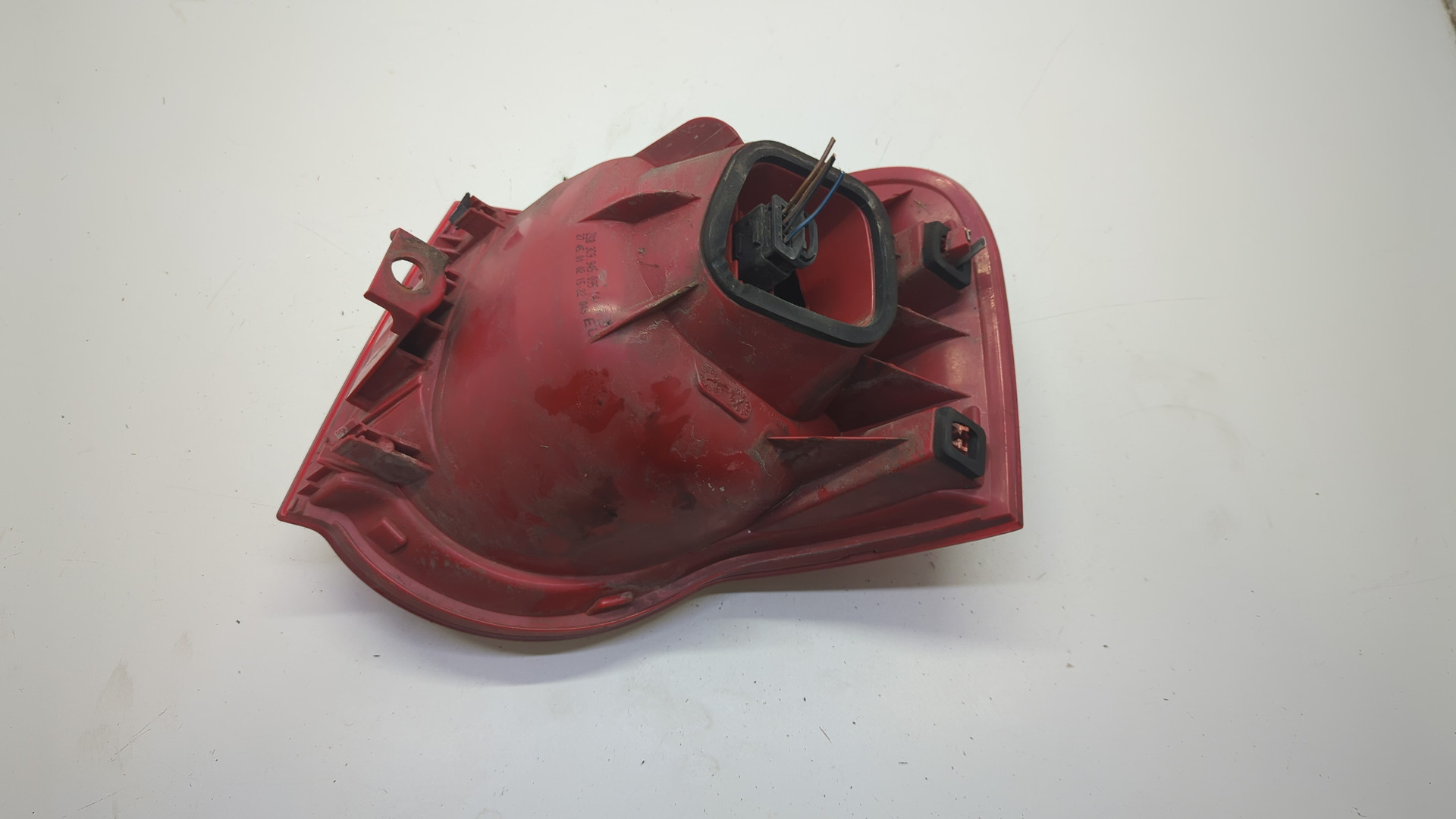 Фонарь задний левый