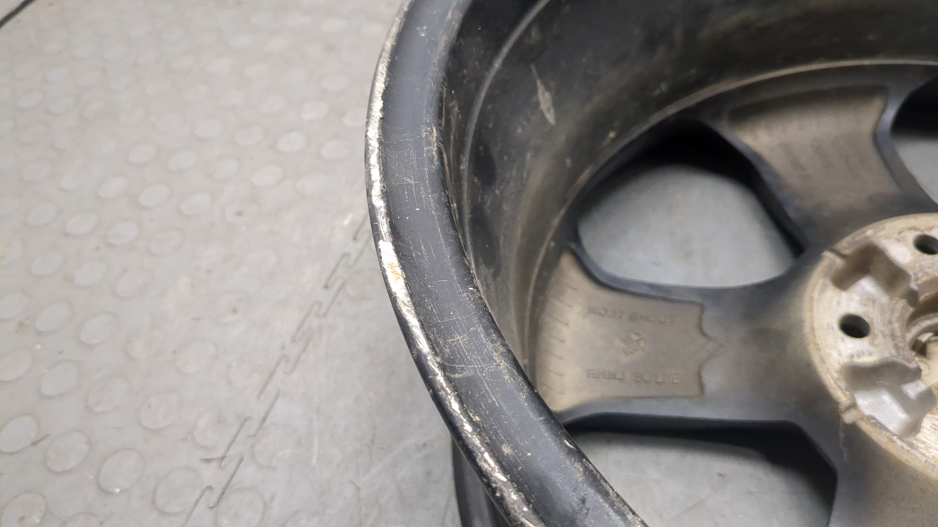 Диск колесный литой легкий сплав