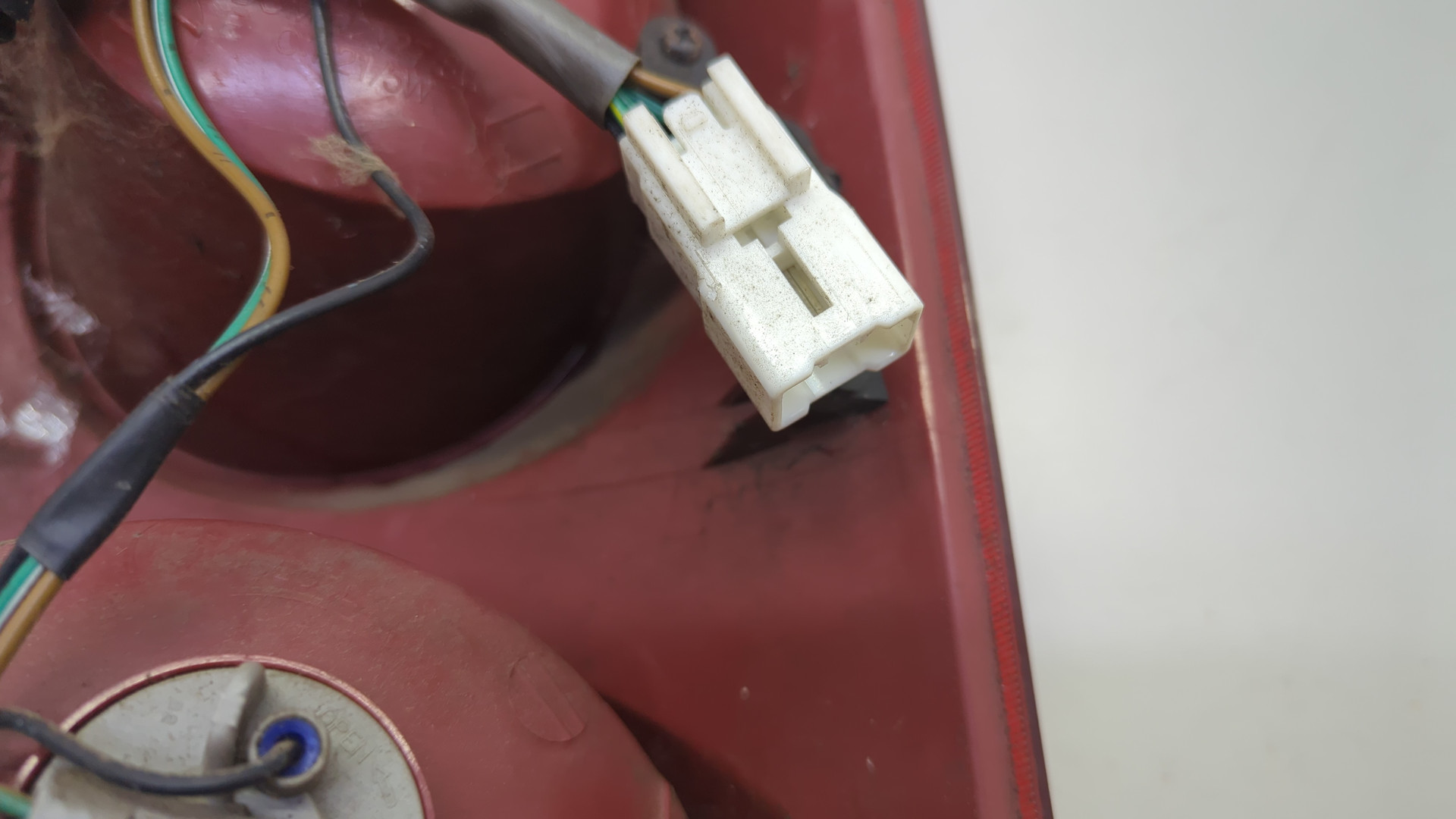 Фонарь задний левый