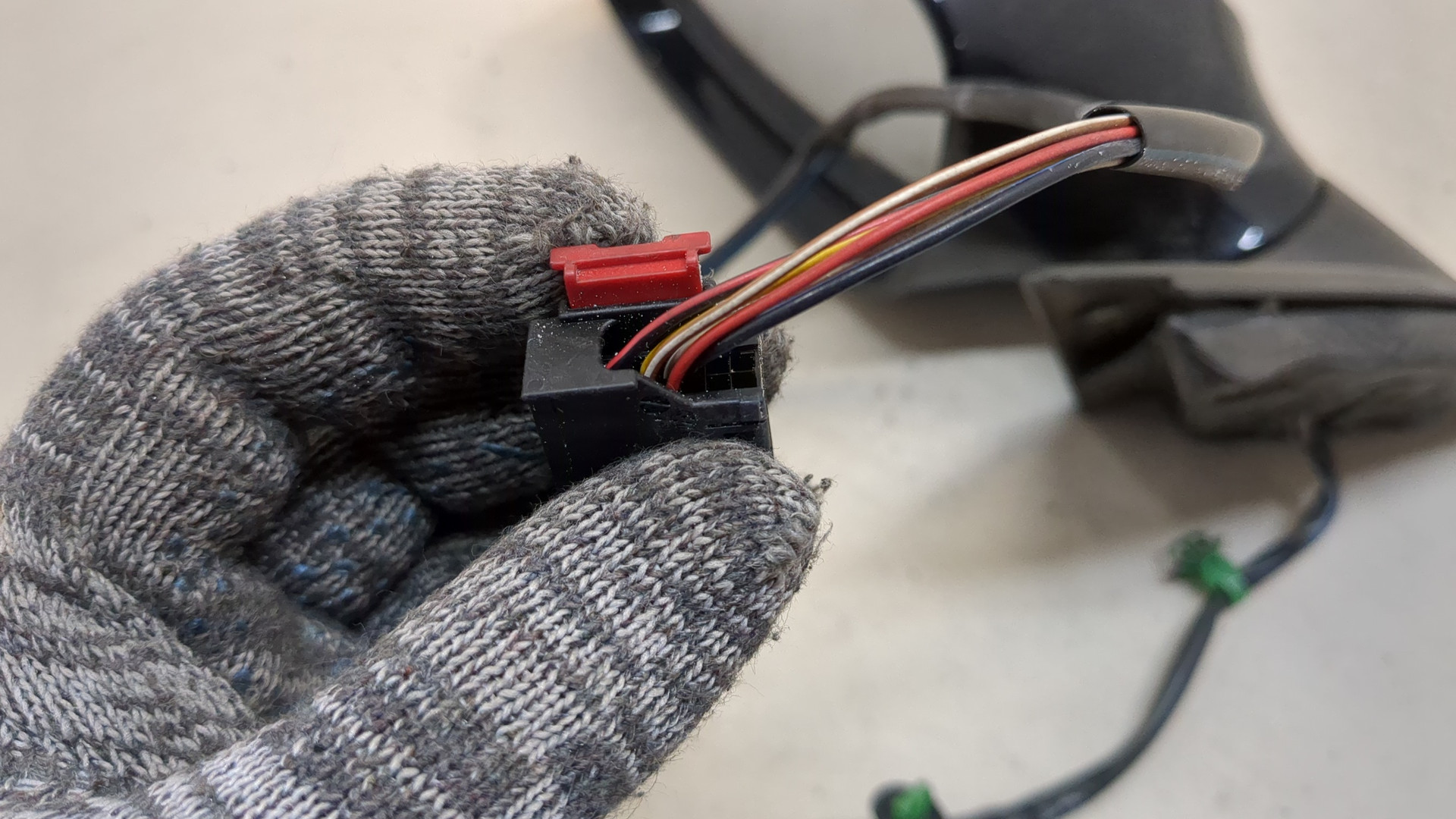 Зеркало левое электрическое