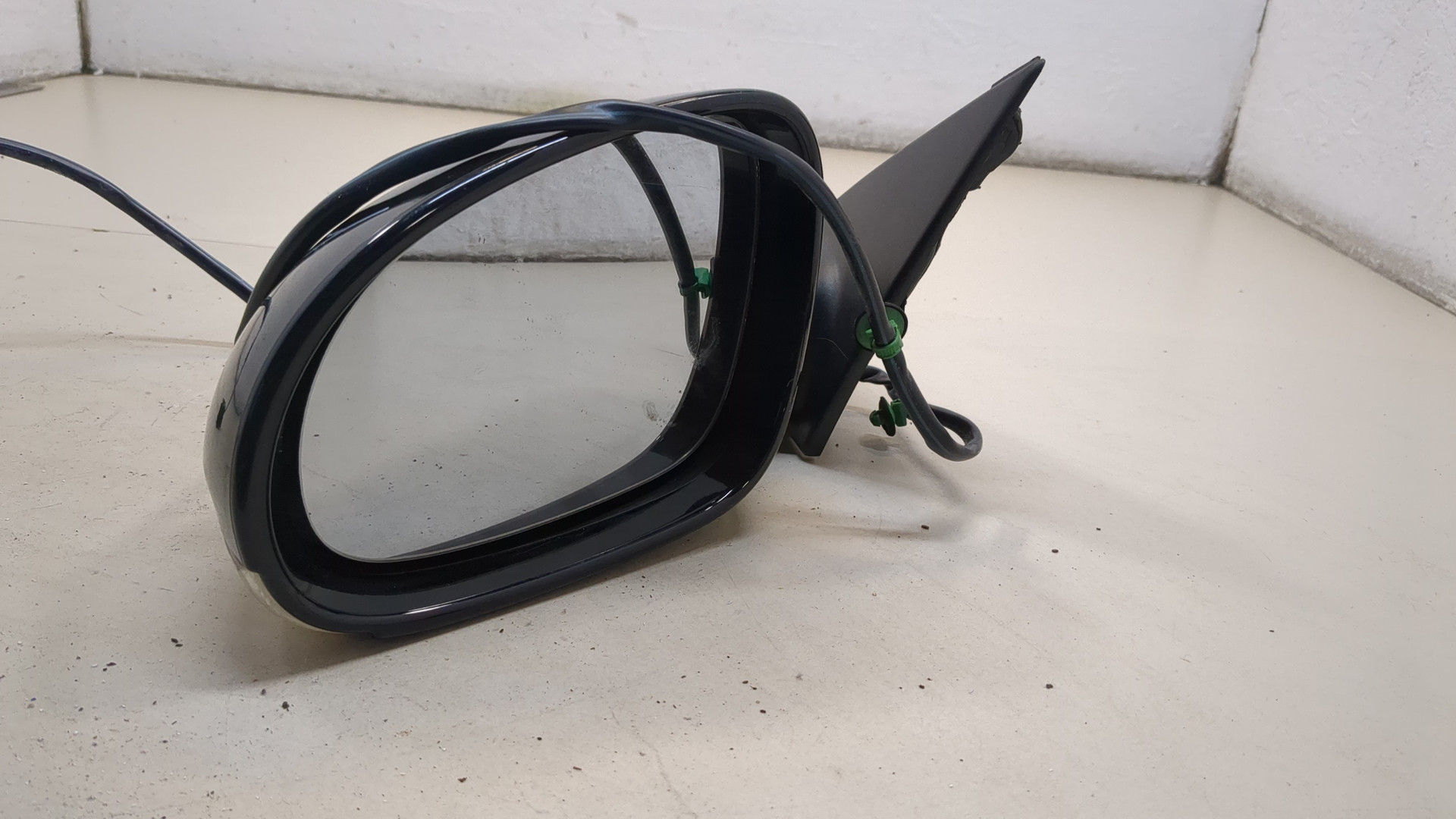 Зеркало левое электрическое