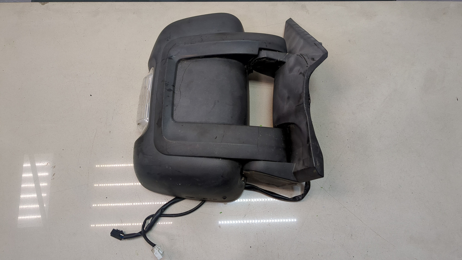 Зеркало правое электрическое