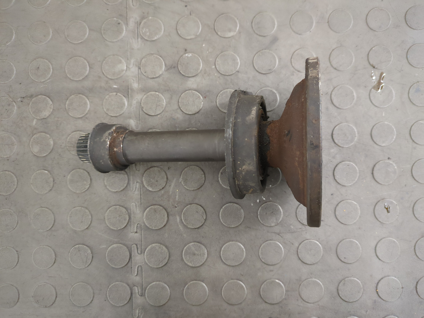 Полуось передняя правая