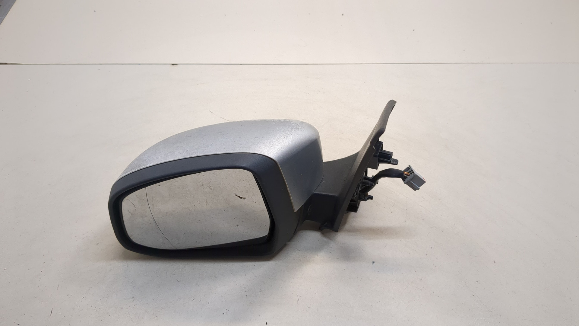 Зеркало левое электрическое