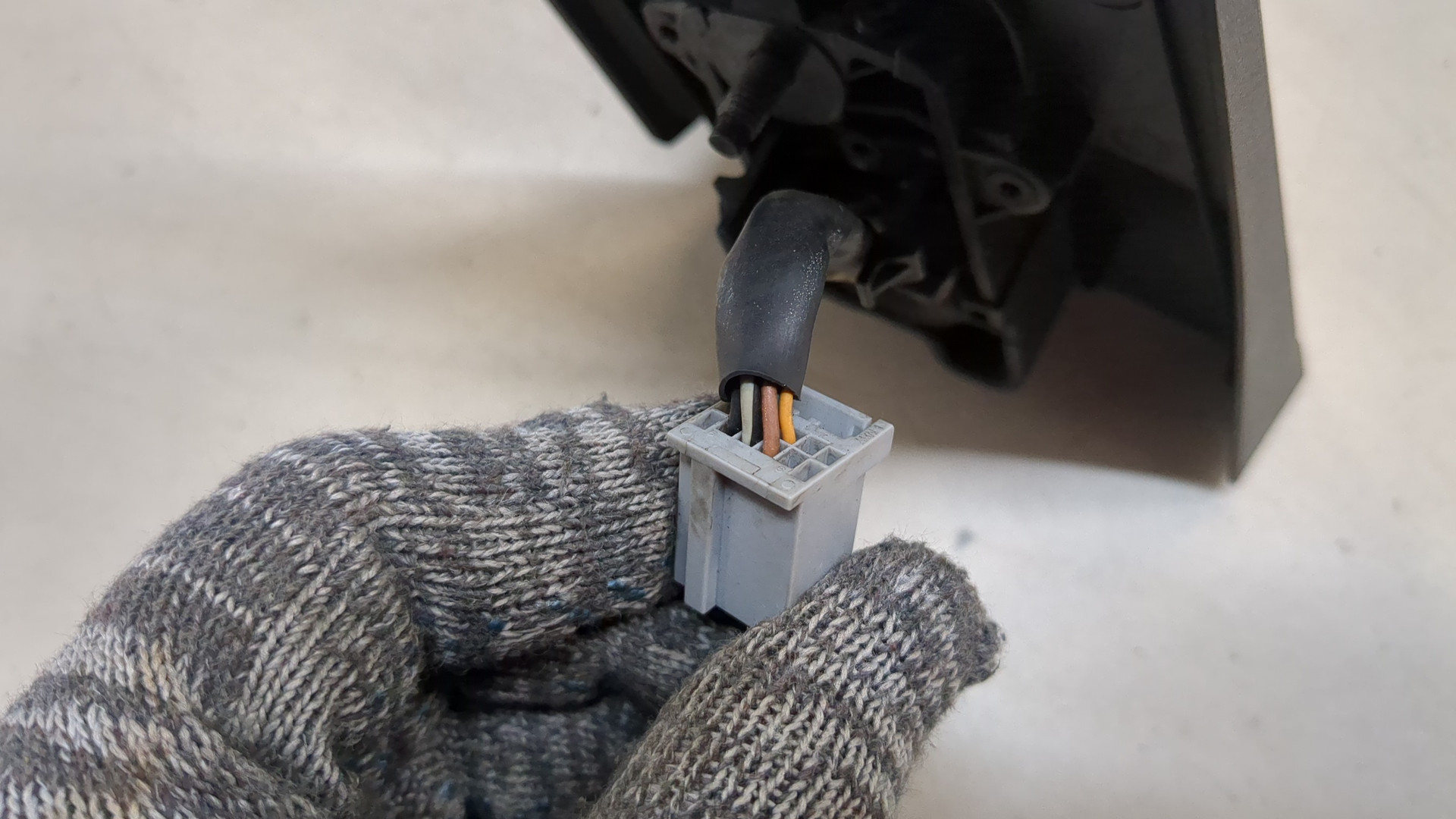 Зеркало левое электрическое