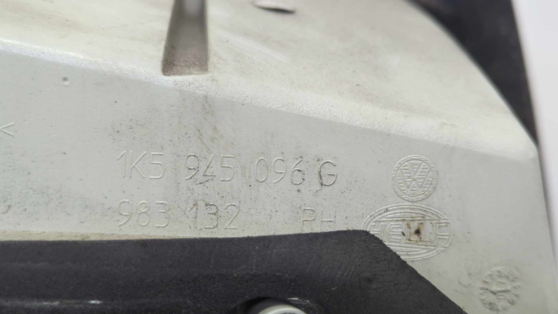 Фонарь задний правый