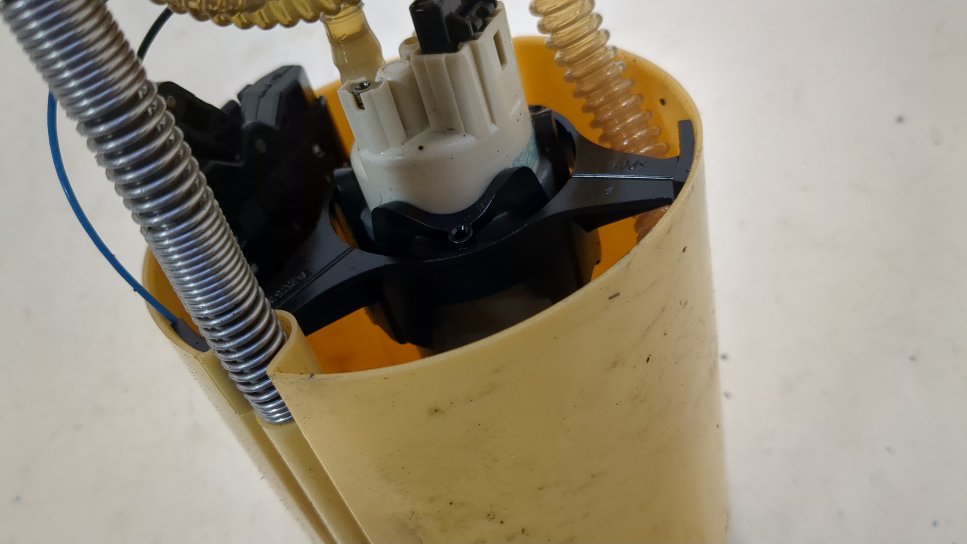 Насос топливный электрический