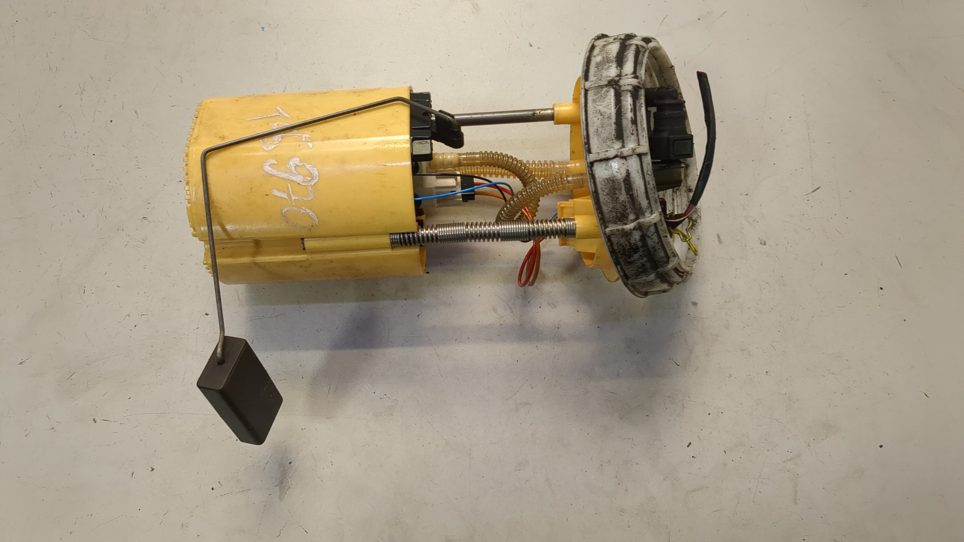 Насос топливный электрический