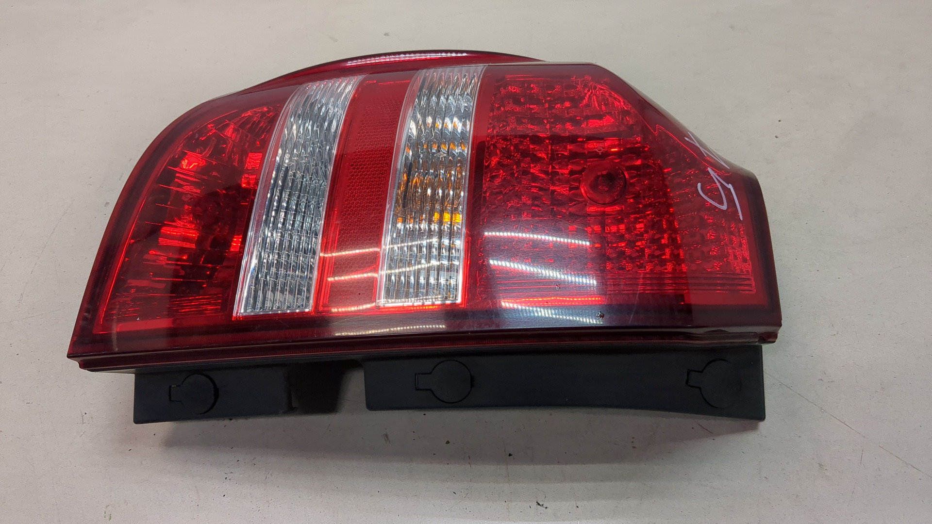 Фонарь задний левый