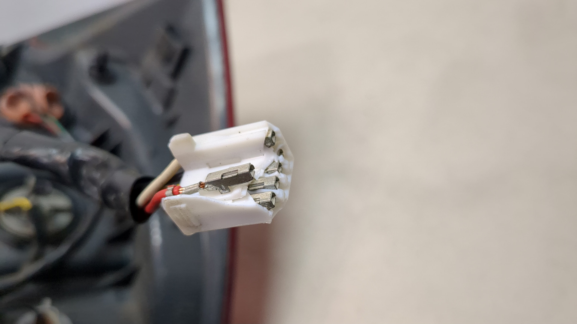 Фонарь задний левый