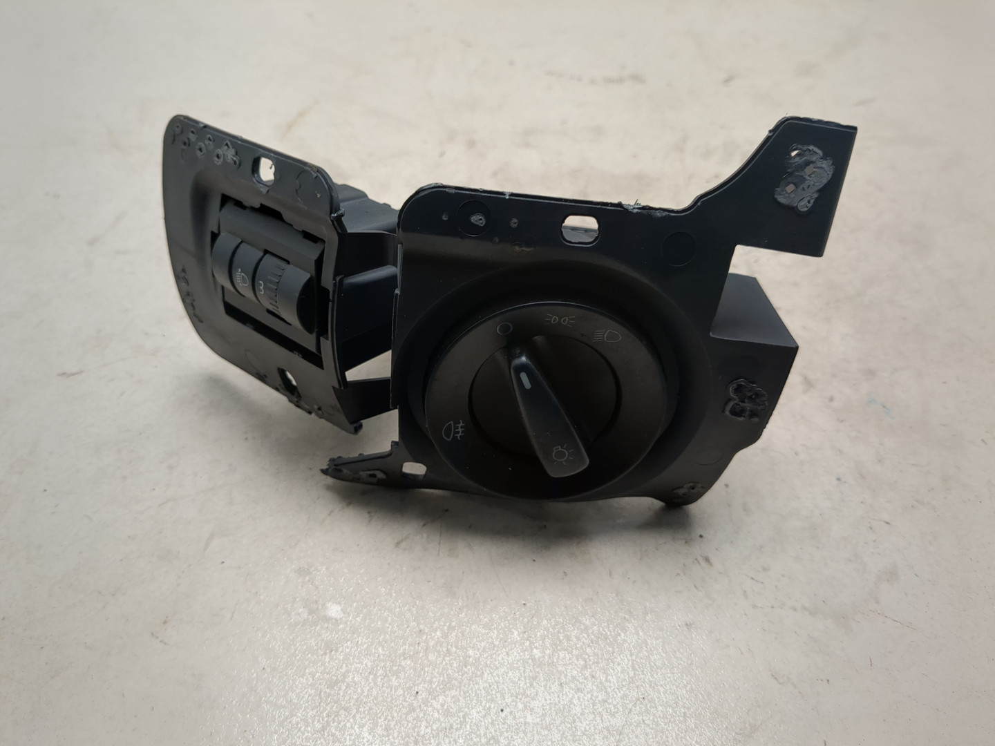 Переключатель света фар