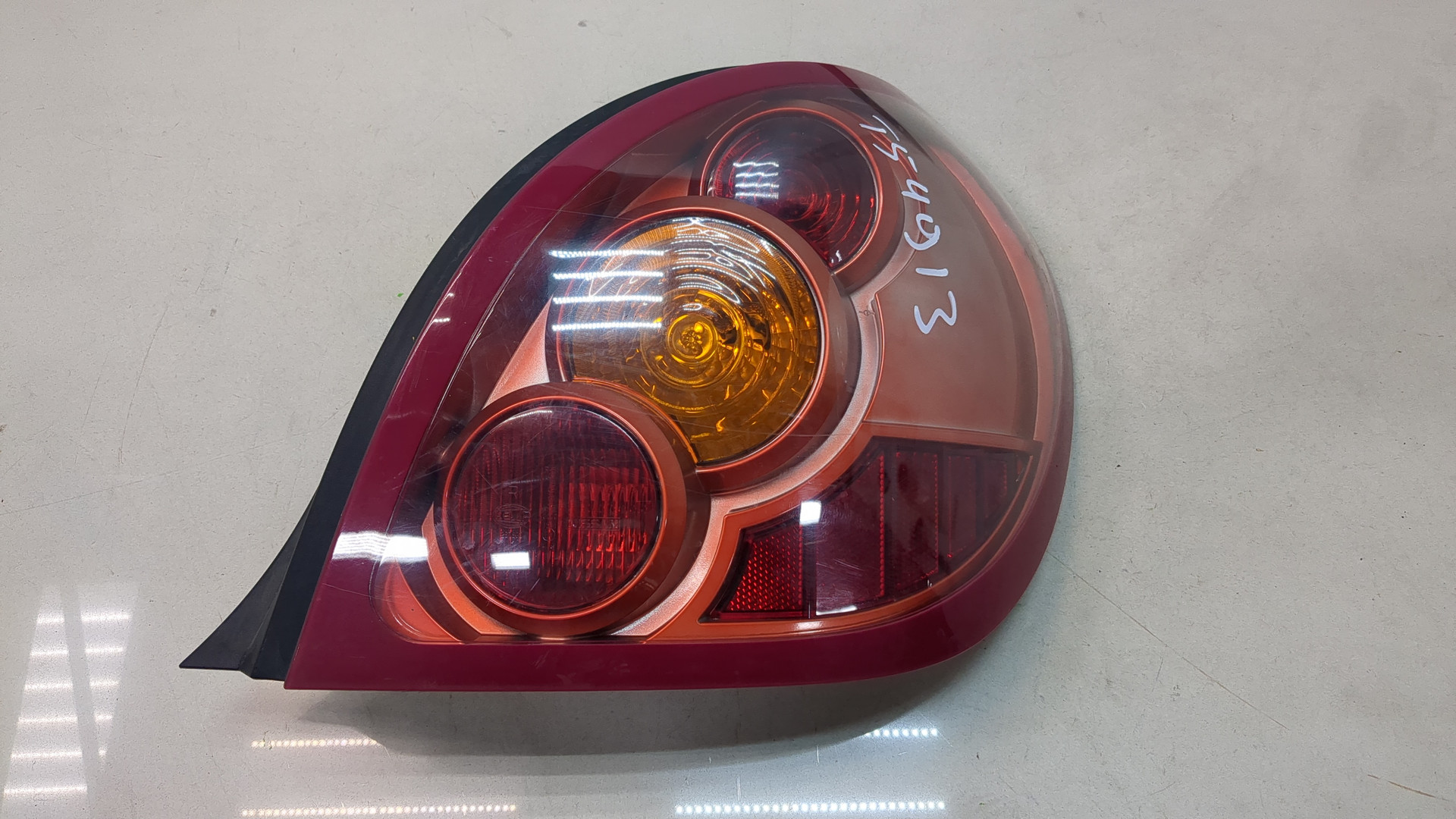 Фонарь задний правый