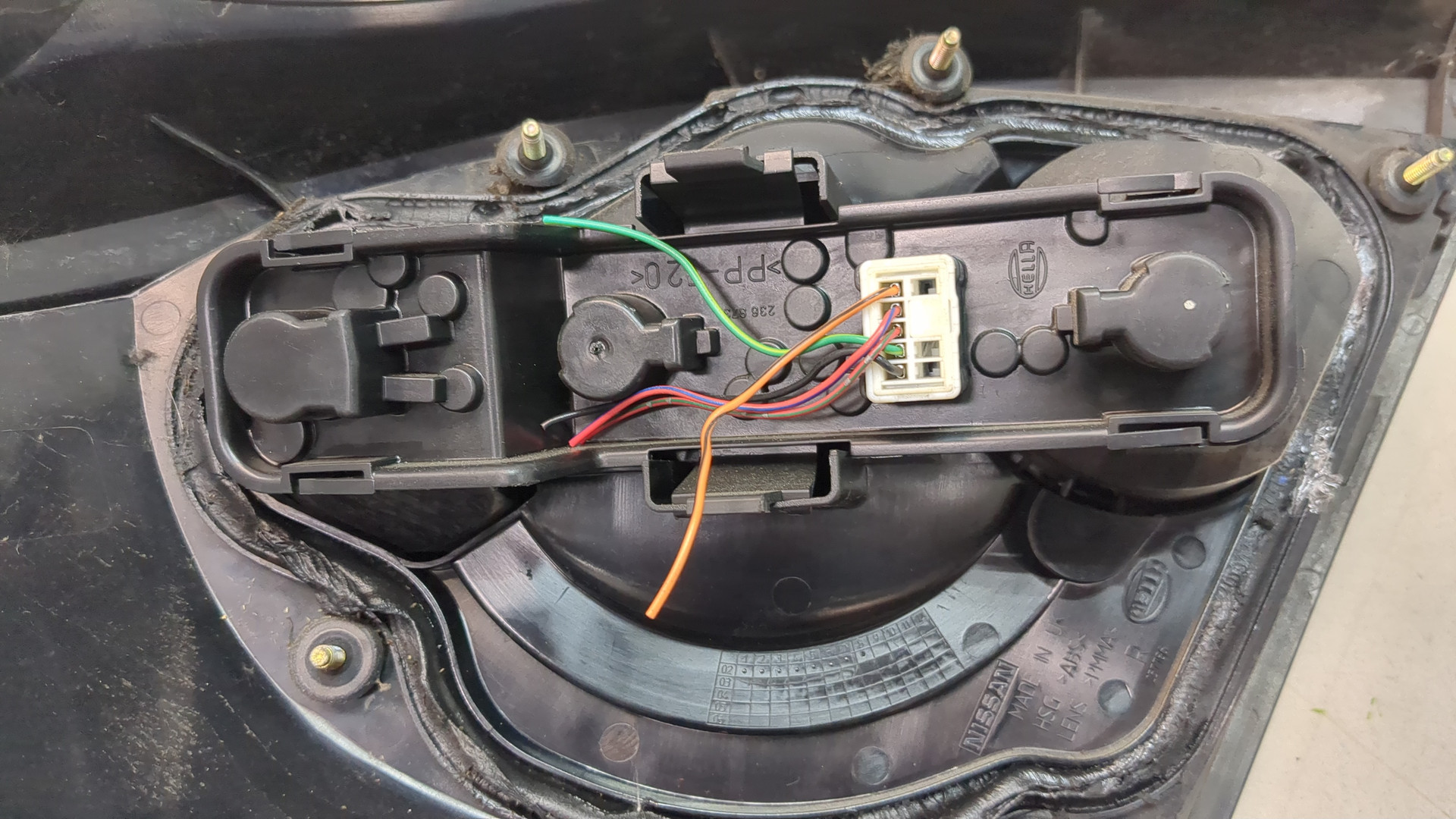 Фонарь задний правый