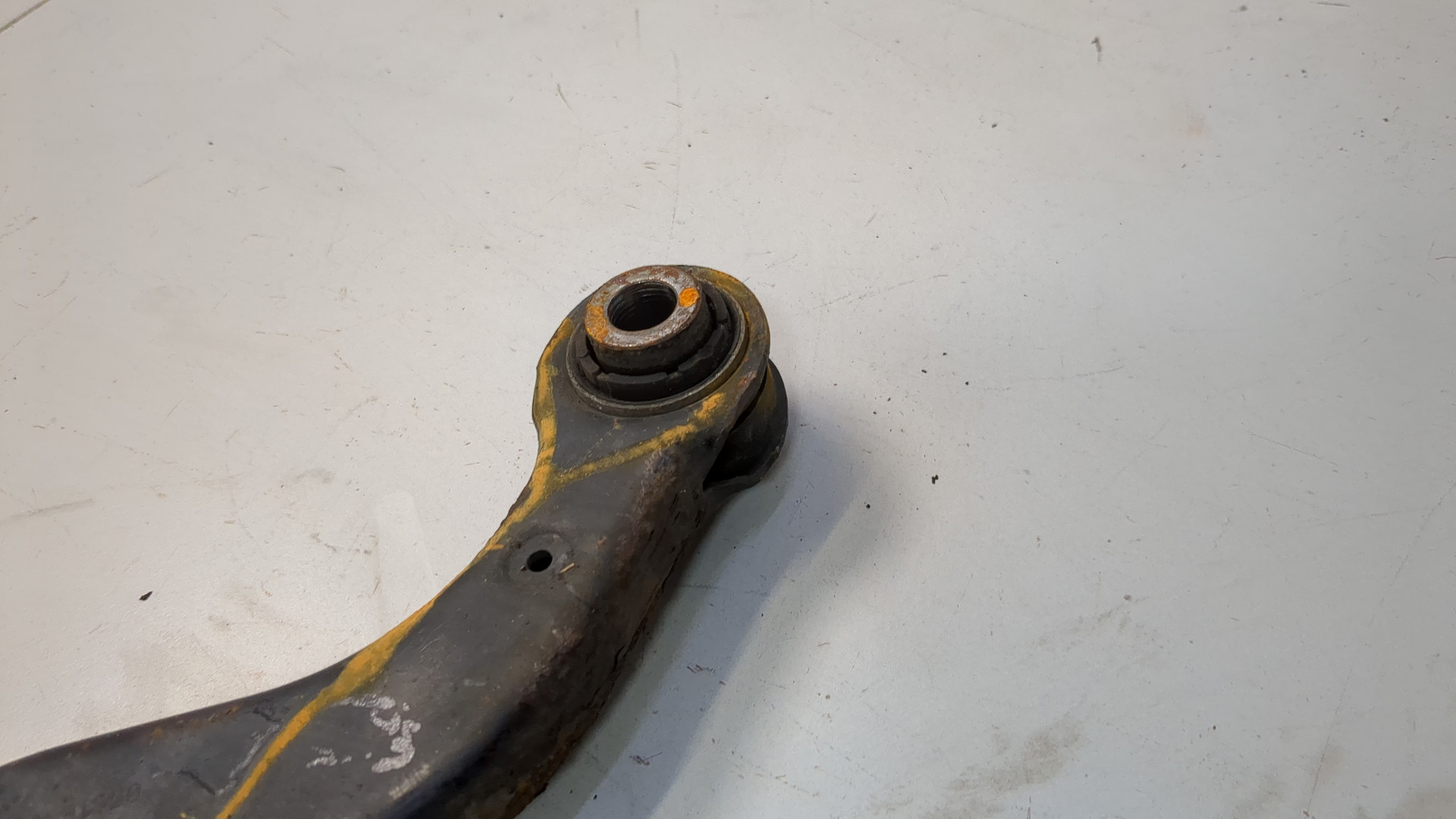 Рычаг задний