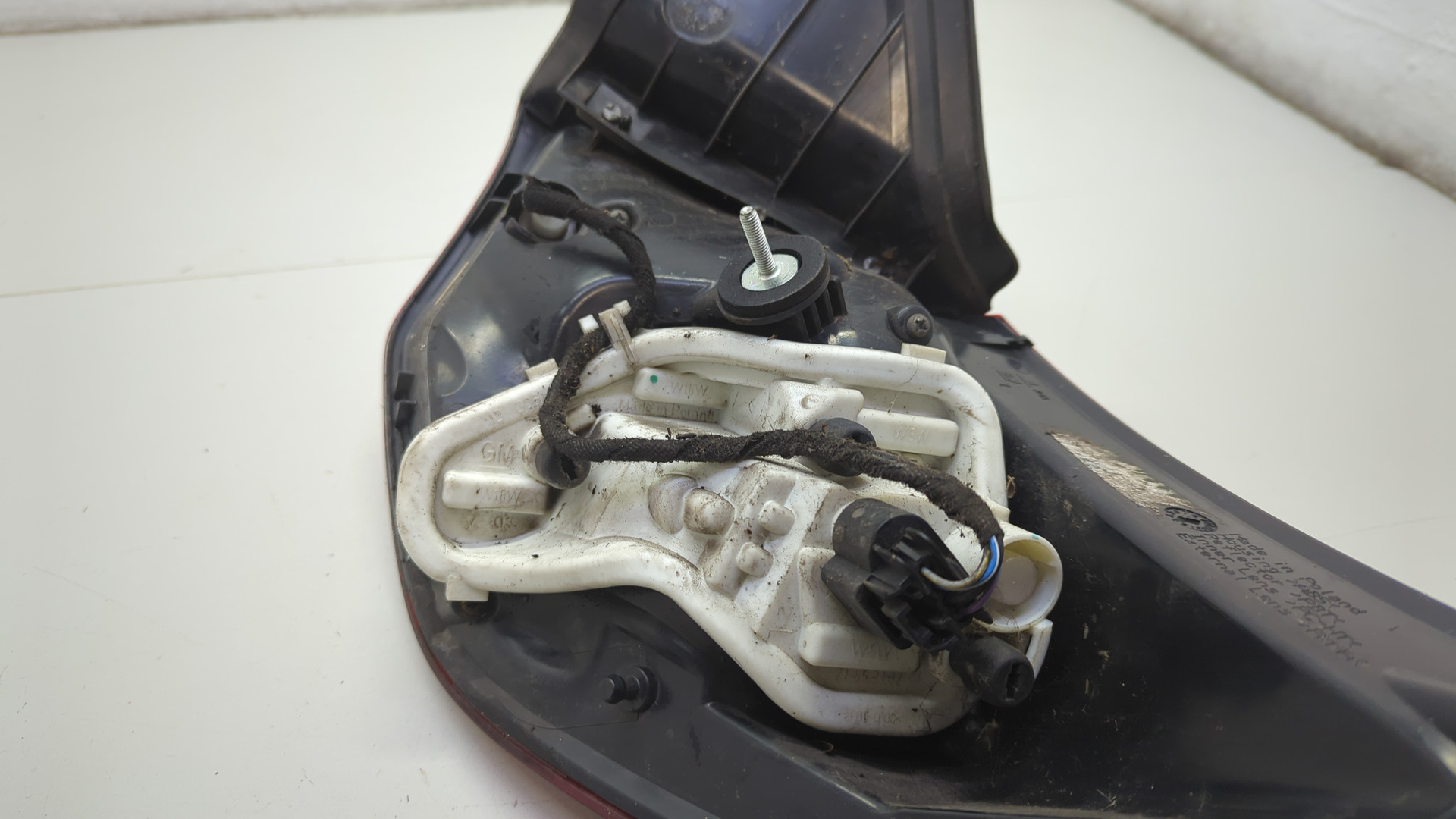 Фонарь задний левый