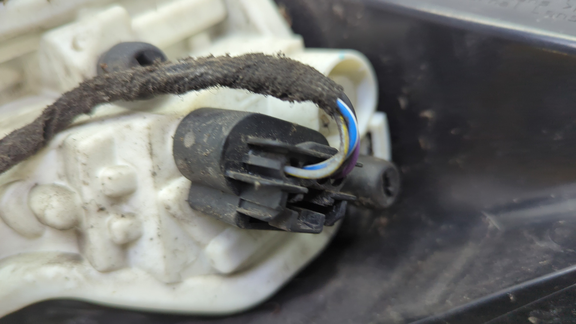 Фонарь задний левый