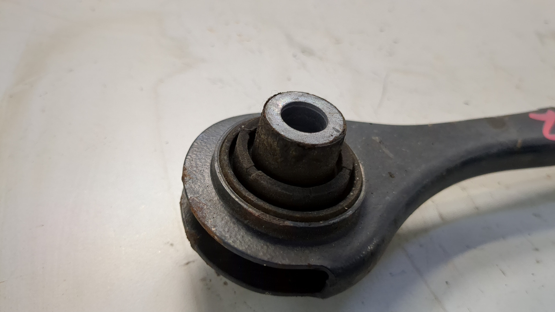 Рычаг задний