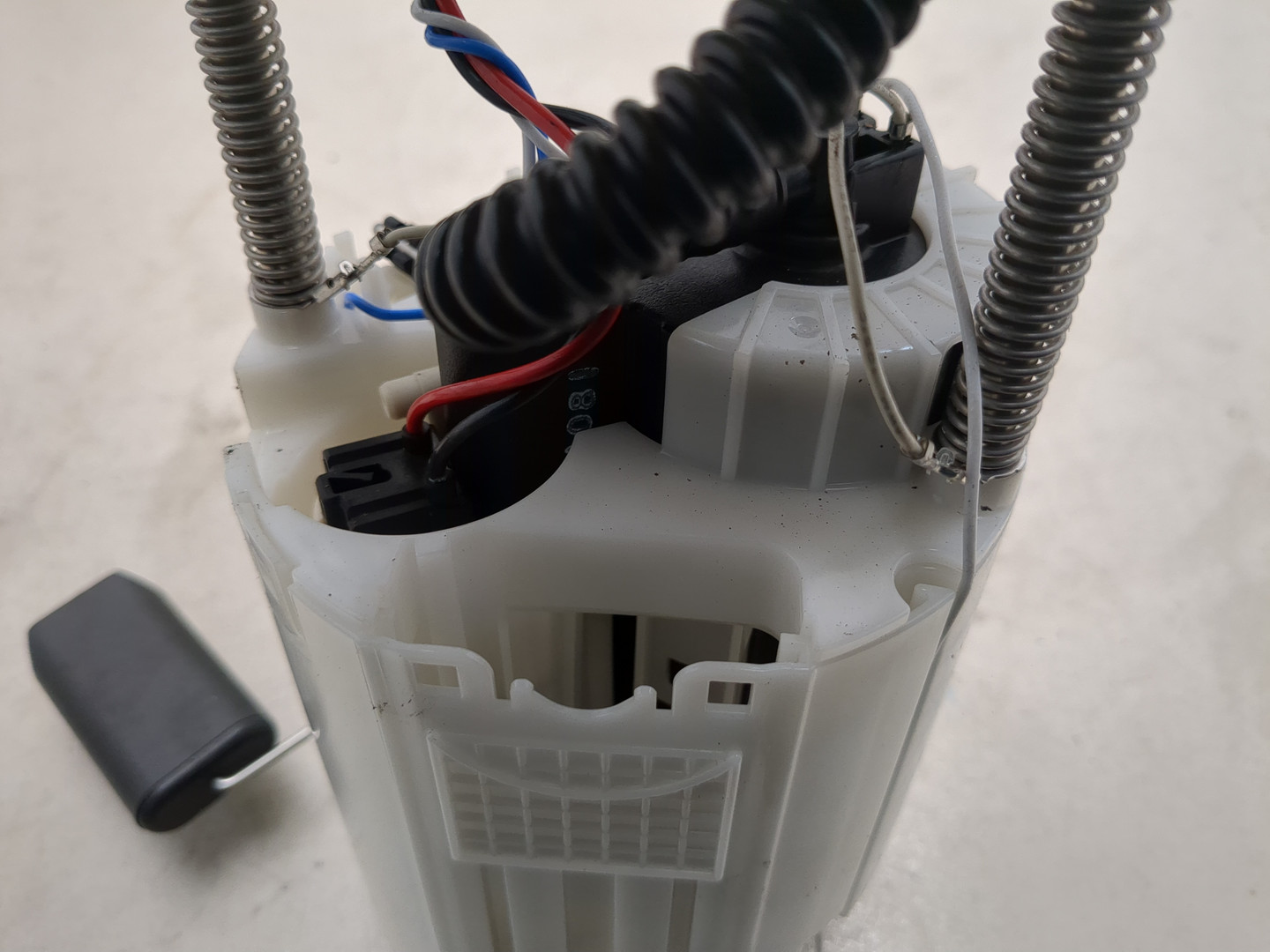 Насос топливный электрический