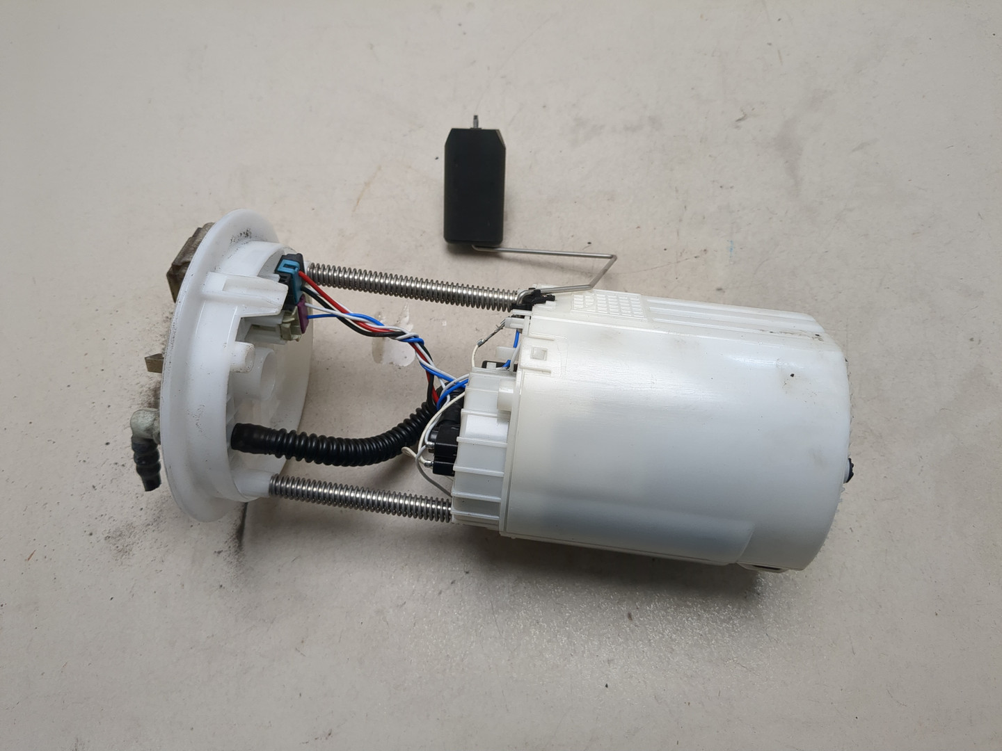 Насос топливный электрический