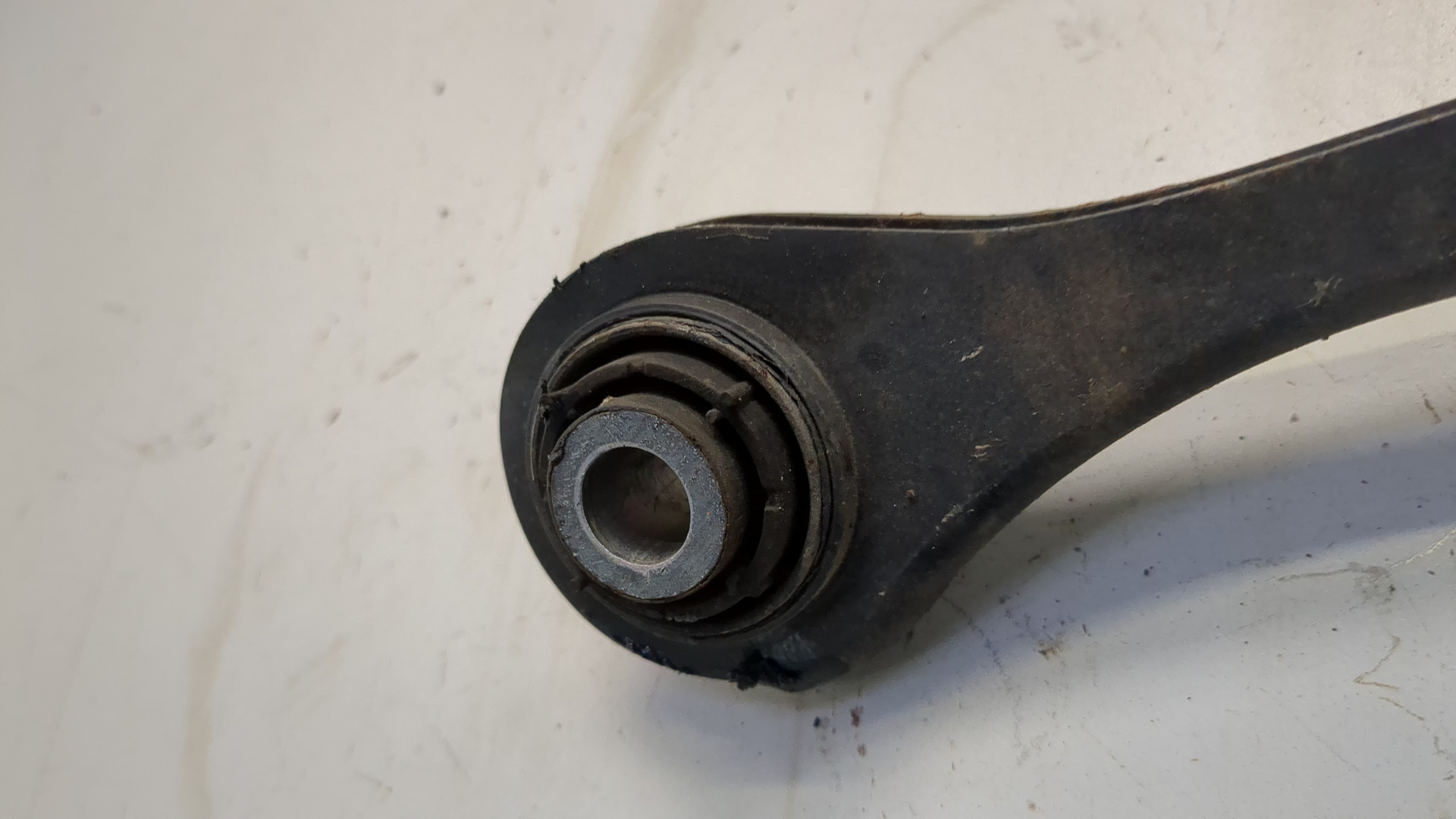 Рычаг задний