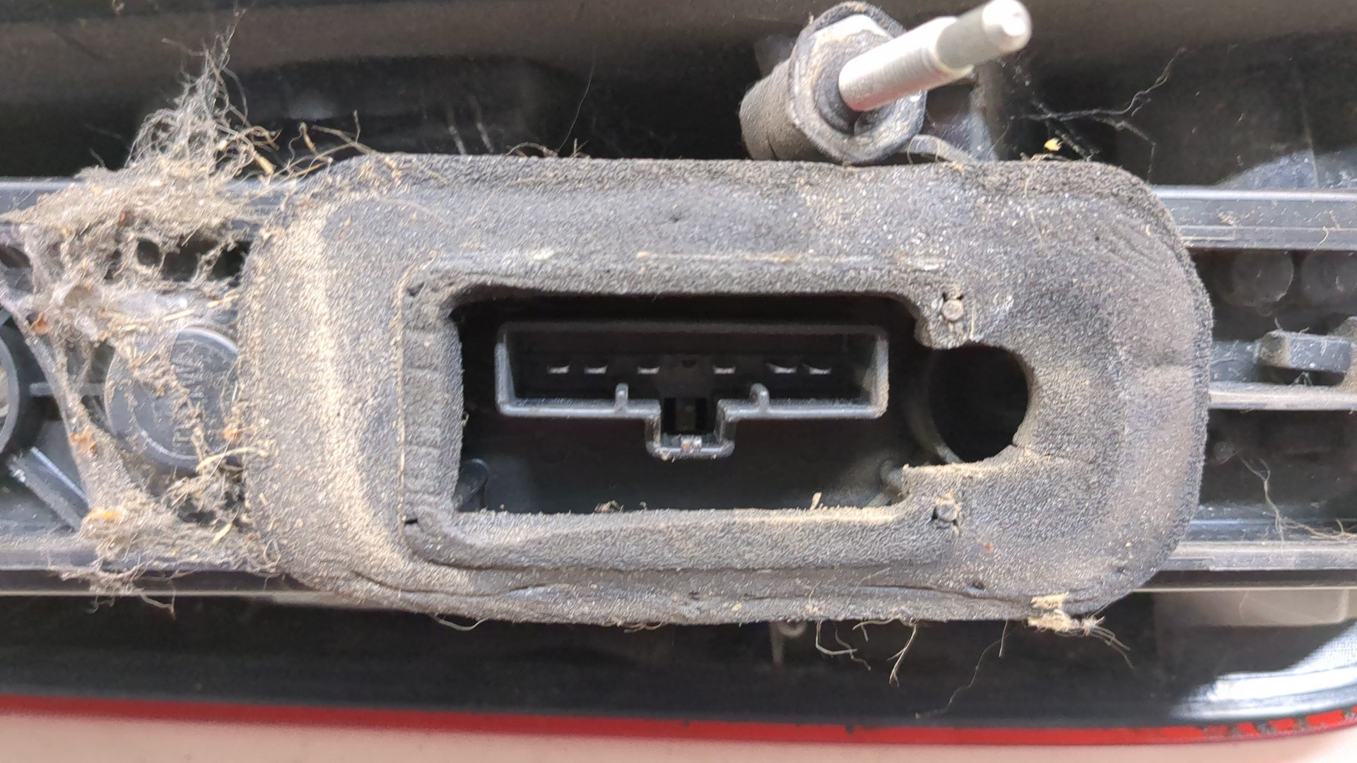 Фонарь задний правый