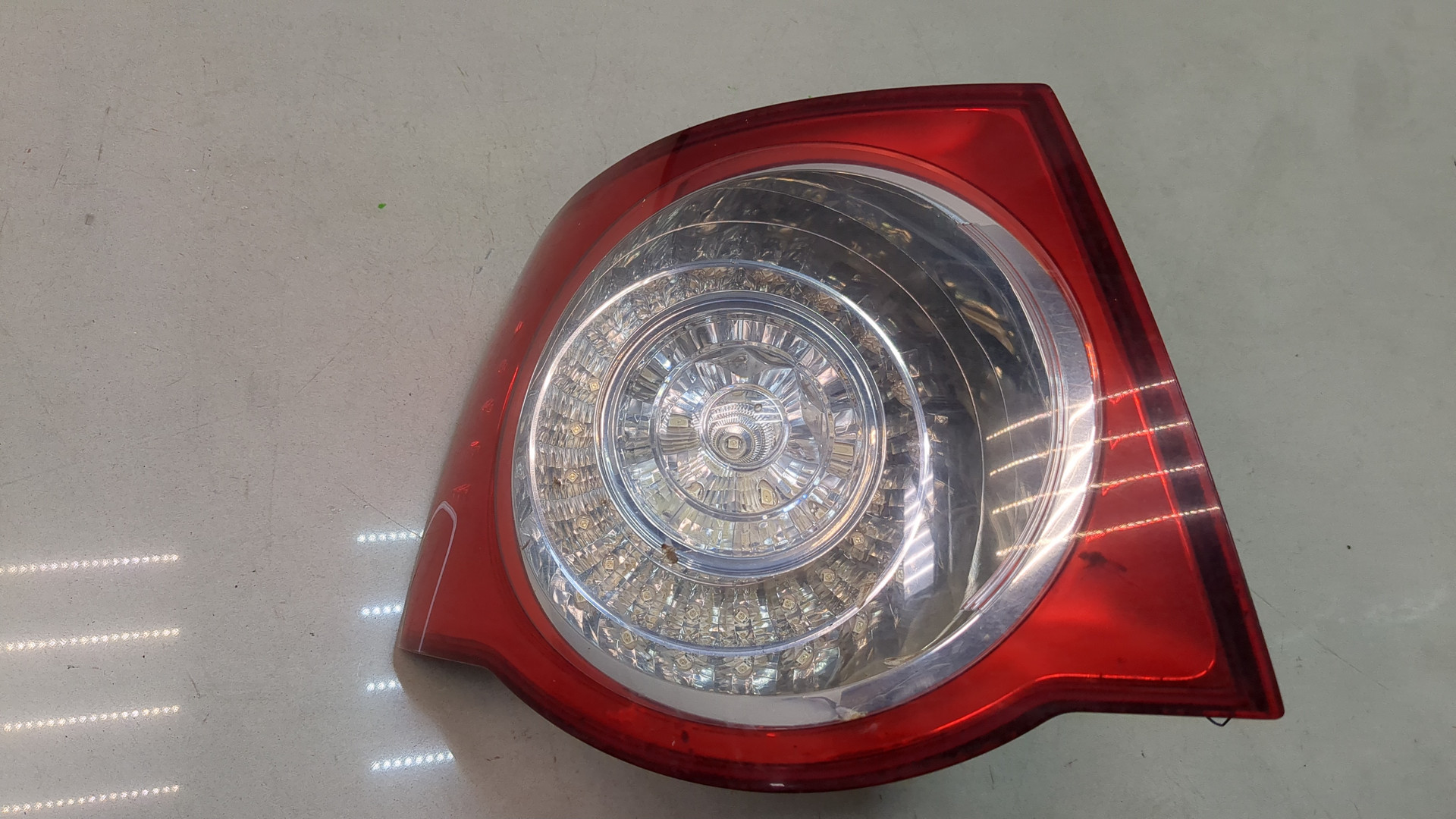 Фонарь задний левый