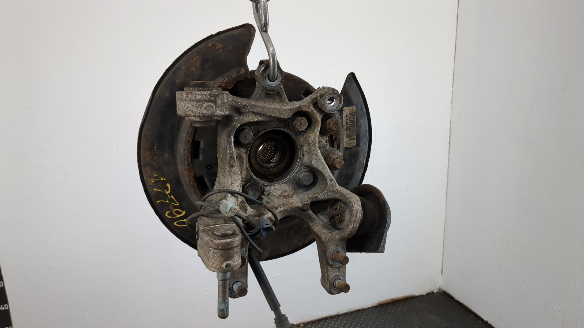 Кулак поворотный задний правый