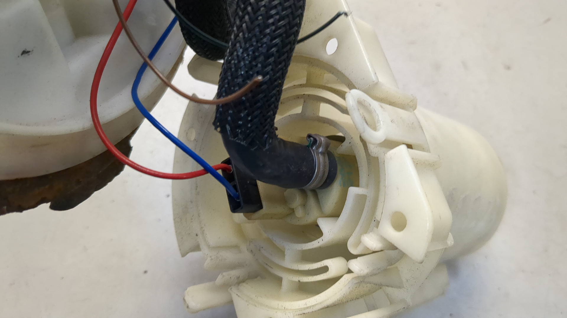 Насос топливный электрический