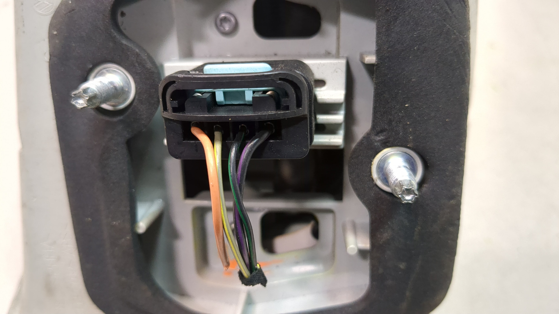 Фонарь задний правый