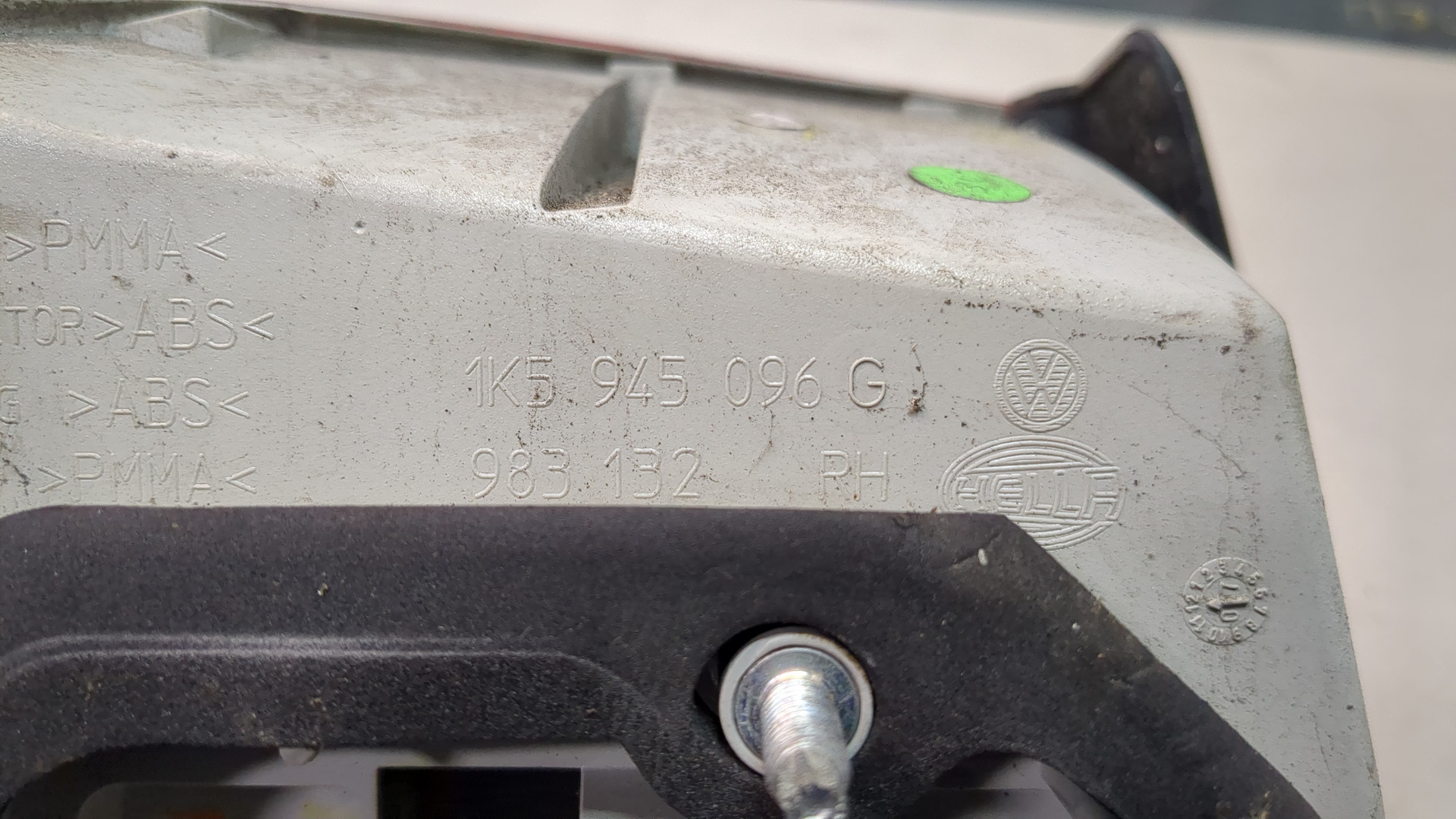 Фонарь задний правый