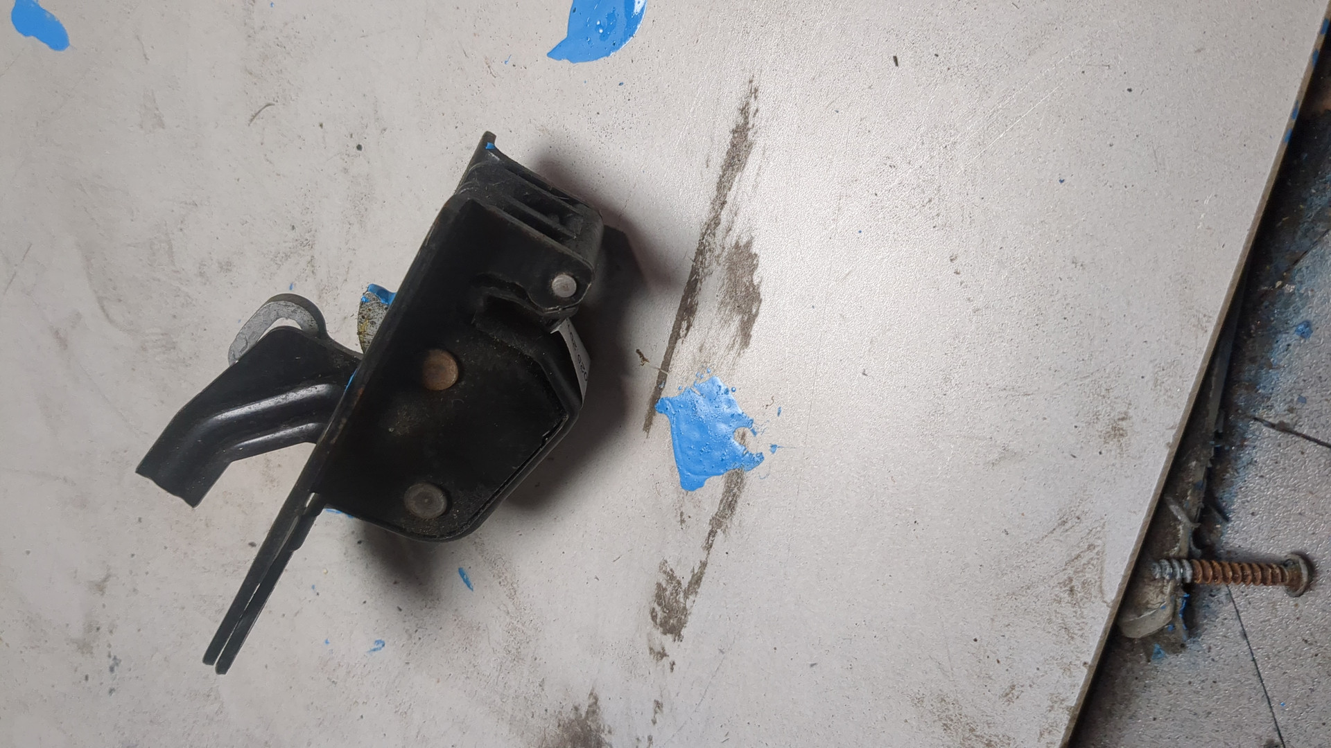 Замок двери задней правой