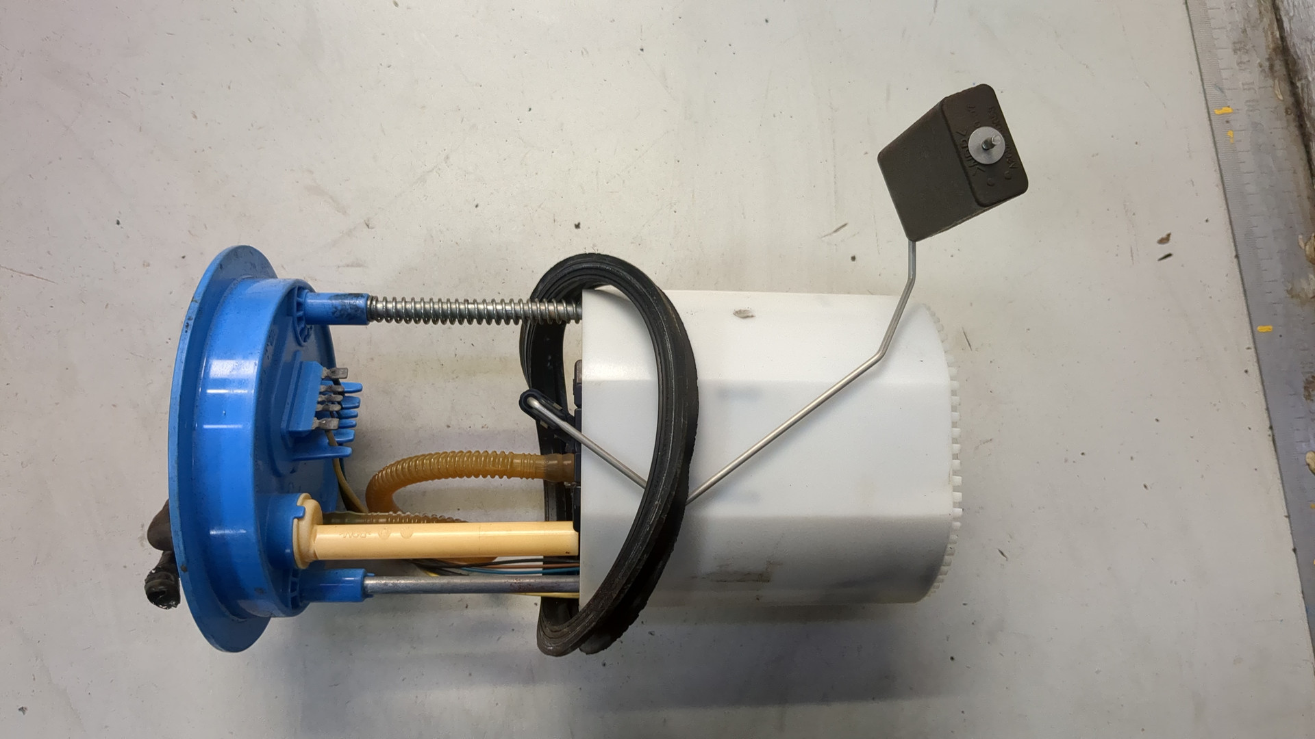 Насос топливный электрический