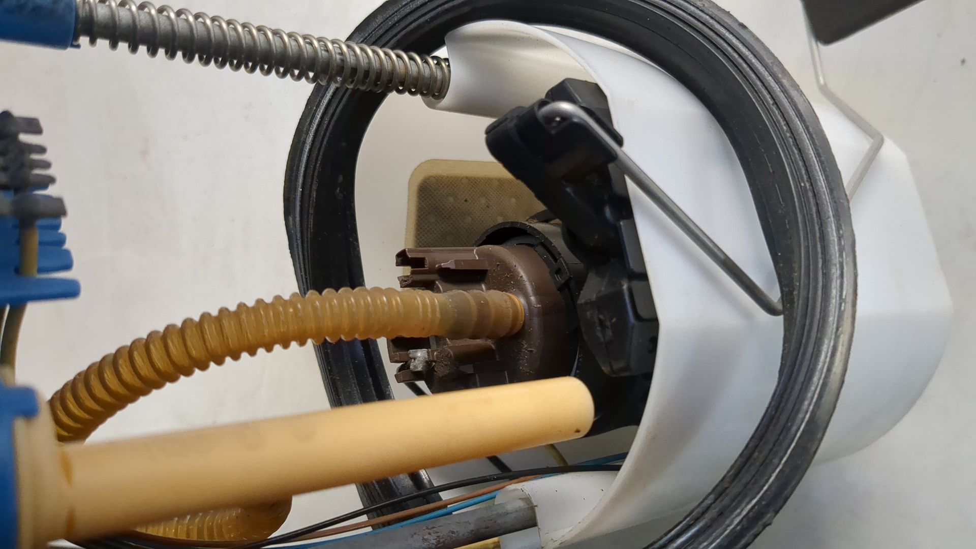 Насос топливный электрический