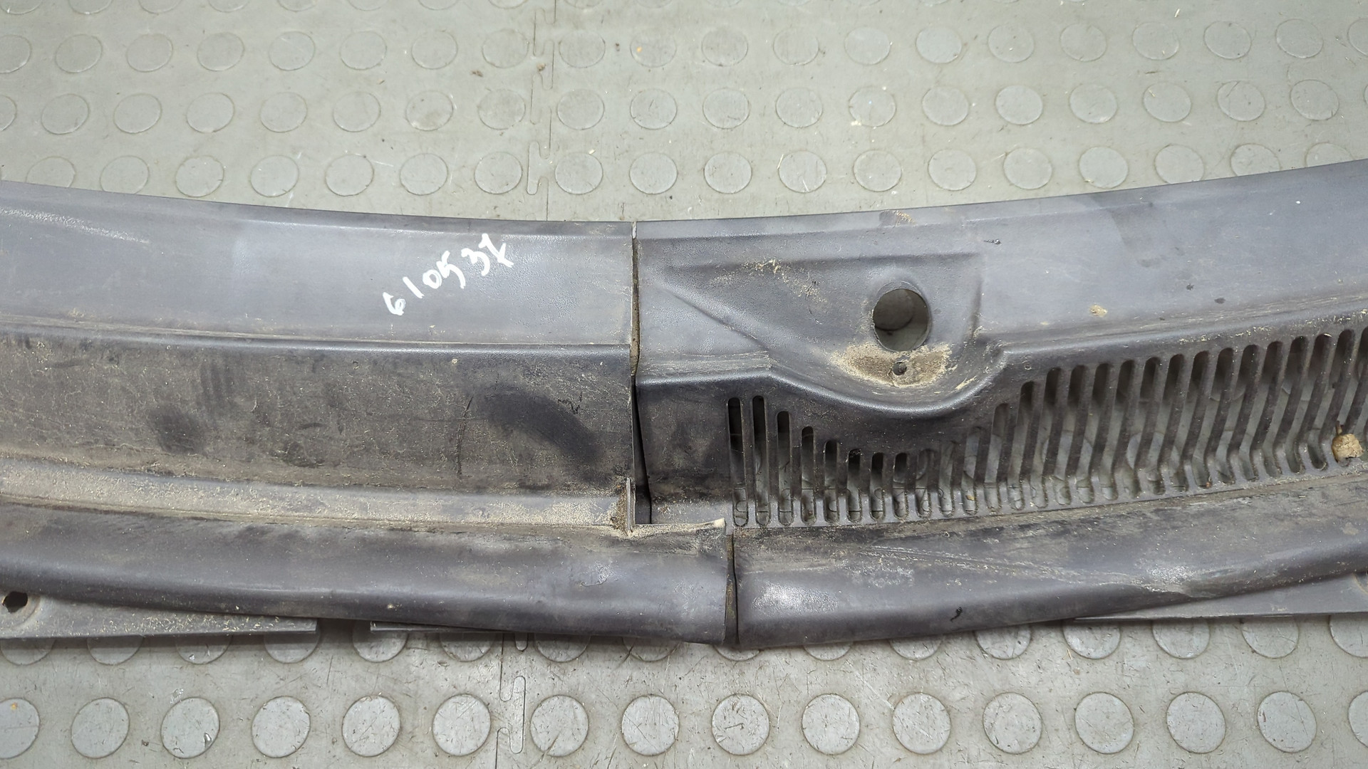 Решетка стеклоочистителей (Жабо)