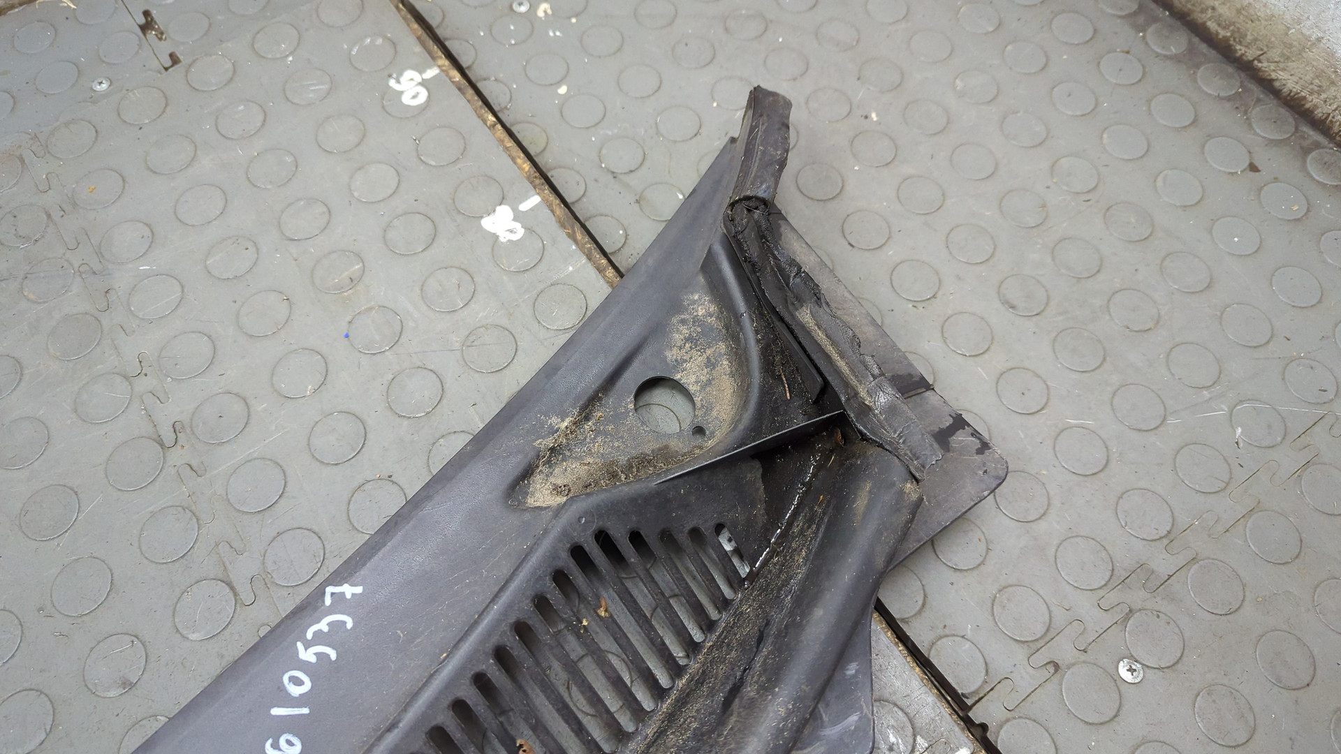 Решетка стеклоочистителей (Жабо)